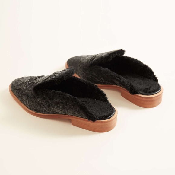 Free People Faux Fur Velvet Mules NIB - Picture 4 of 4